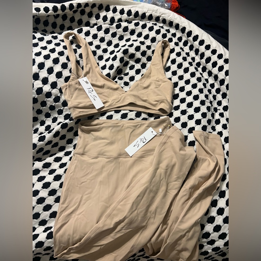 Riot Swim Sculpt Stretch Double V Crop and Matching Leggings - Wheat